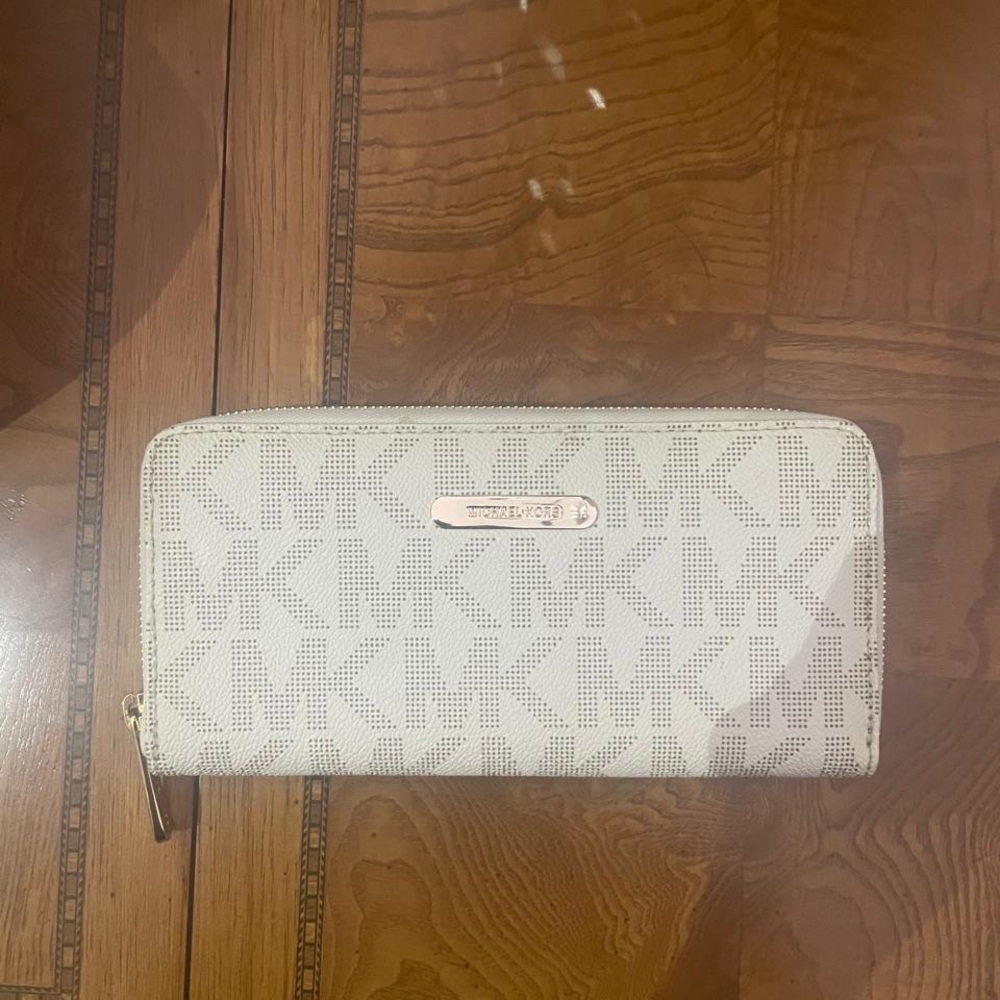 Michael Kors Cream Logo Zip Wallet